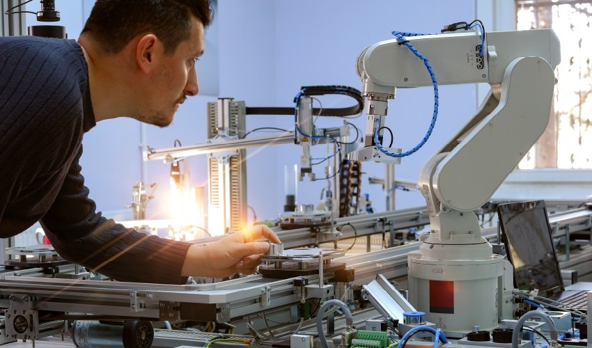 Ingeniería en automatización y control.